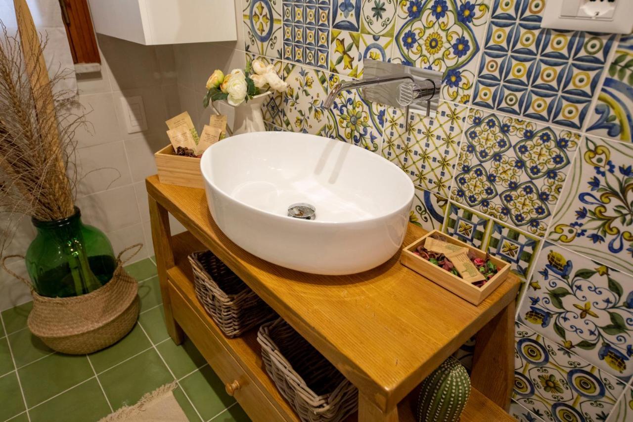 Familyholidays La Finestra Di Fronte Cefalu Luaran gambar