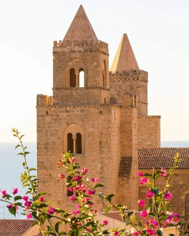 Familyholidays La Finestra Di Fronte Cefalu Luaran gambar