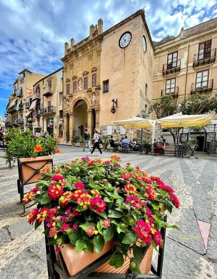 Familyholidays La Finestra Di Fronte Cefalu Luaran gambar