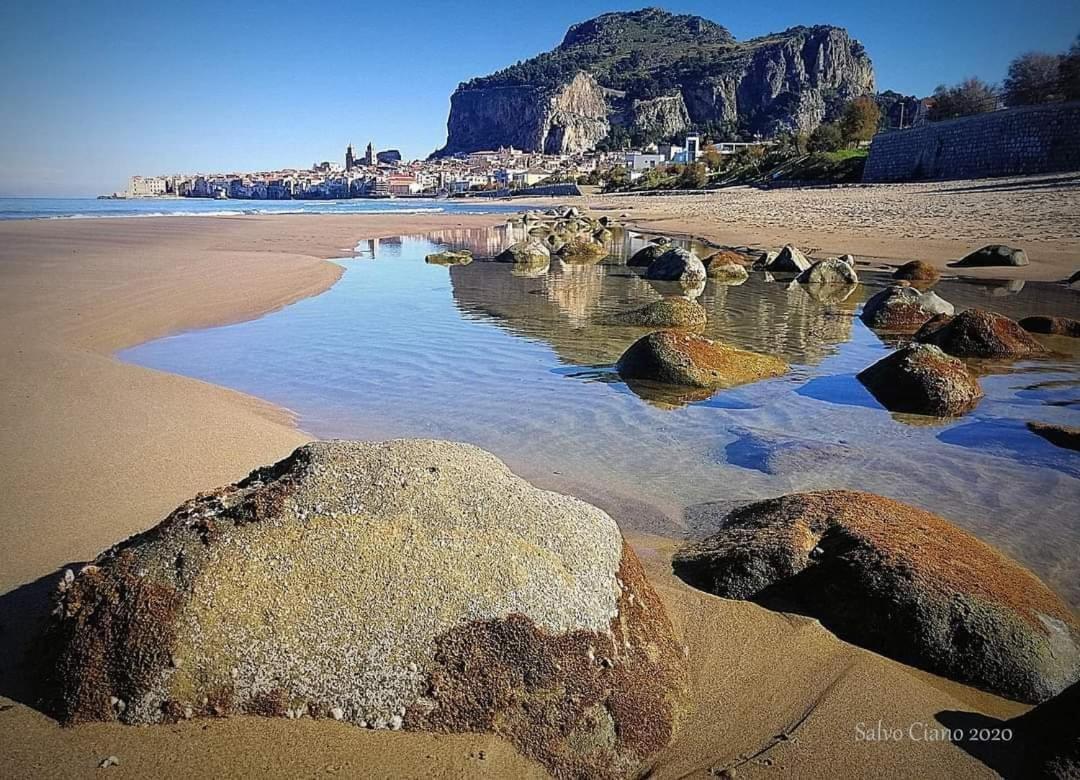 Familyholidays La Finestra Di Fronte Cefalu Luaran gambar