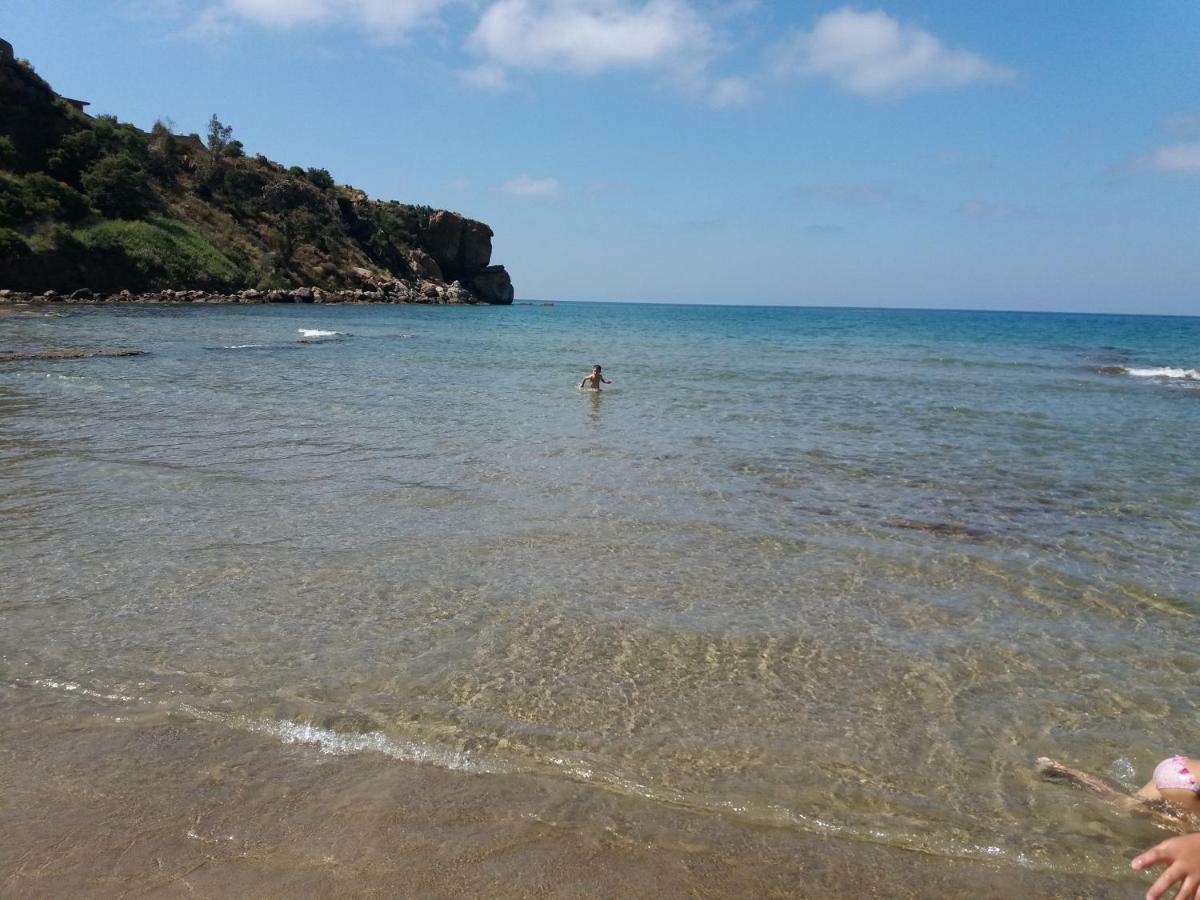 Familyholidays La Finestra Di Fronte Cefalu Luaran gambar